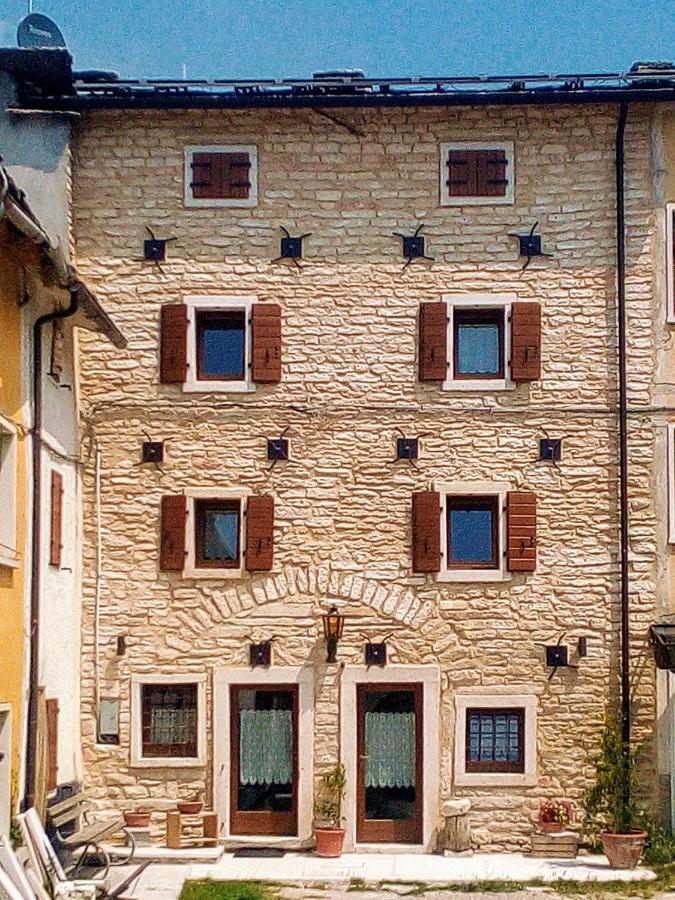 Da Andrea E Raffaella Guest House Sant'Anna d'Alfaedo Exterior photo